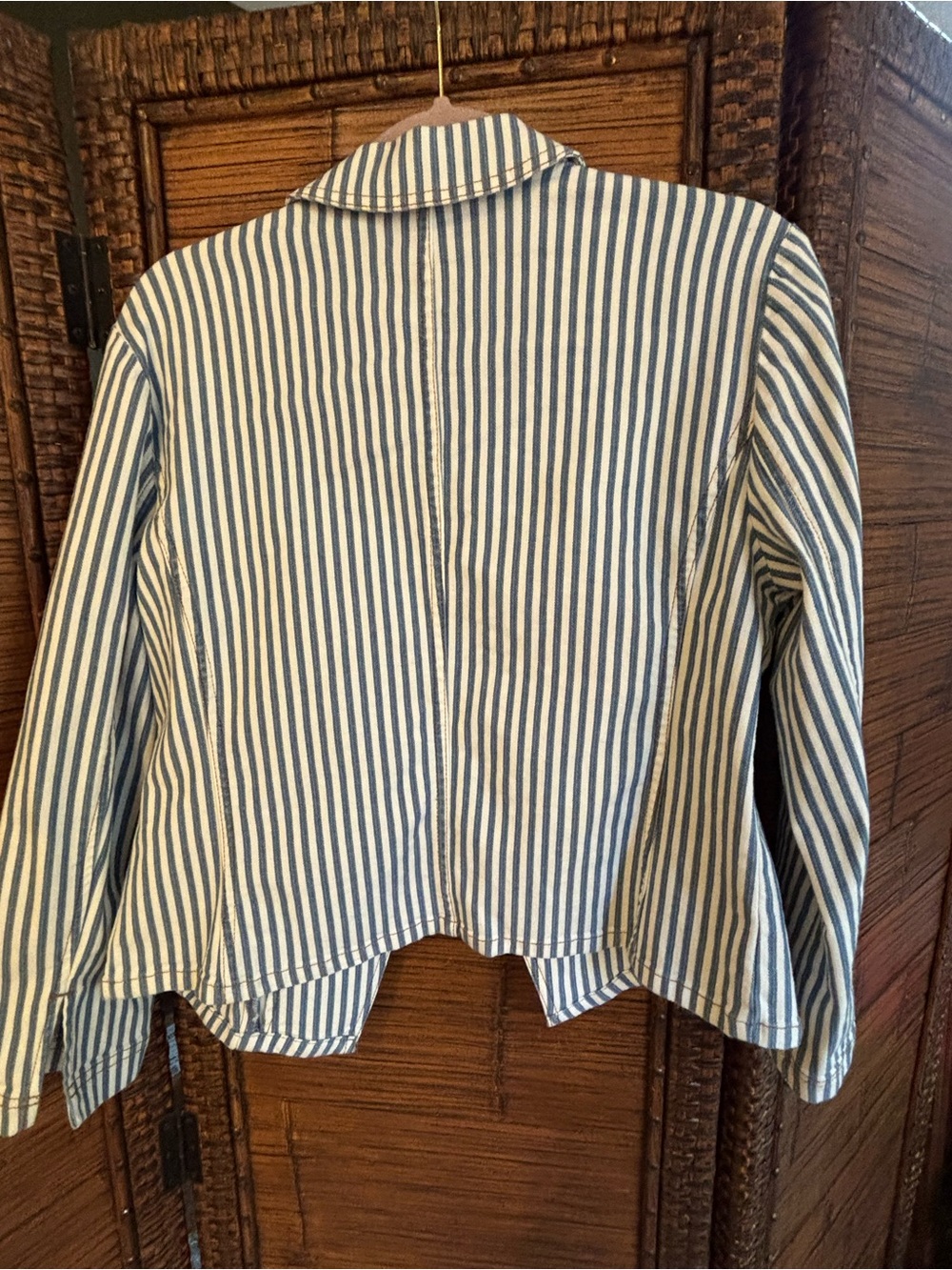 Striped Light Blue Cropped Double-Breasted Blazer - Picture 3 of 8